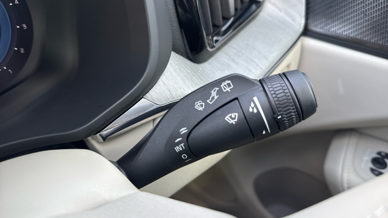 Volvo XC60 2.0 B5P Plus Dark 5dr AWD Geartronic Petrol Estate